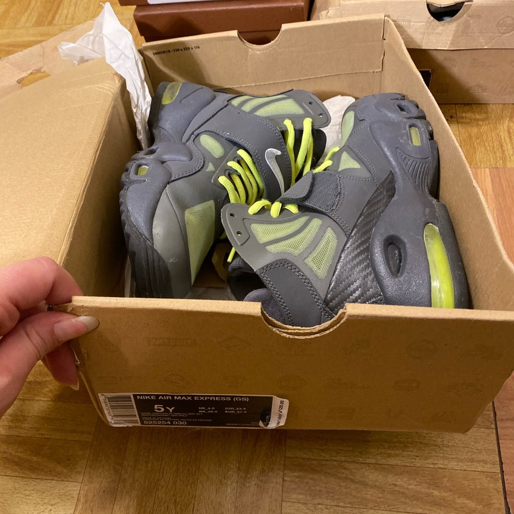 Nike shoes